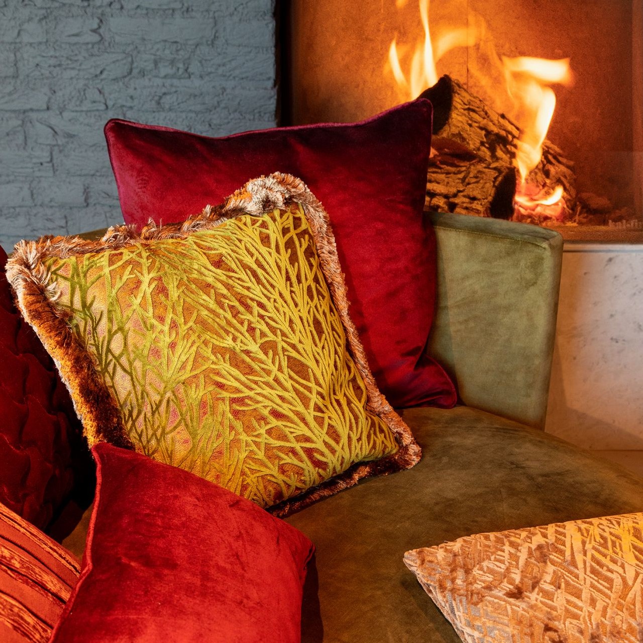 Merlot discount throw pillows